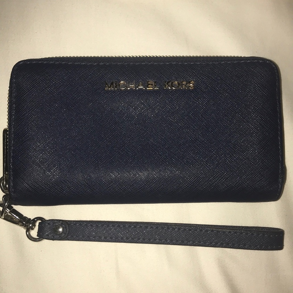 Michael Kors wristlet wallet